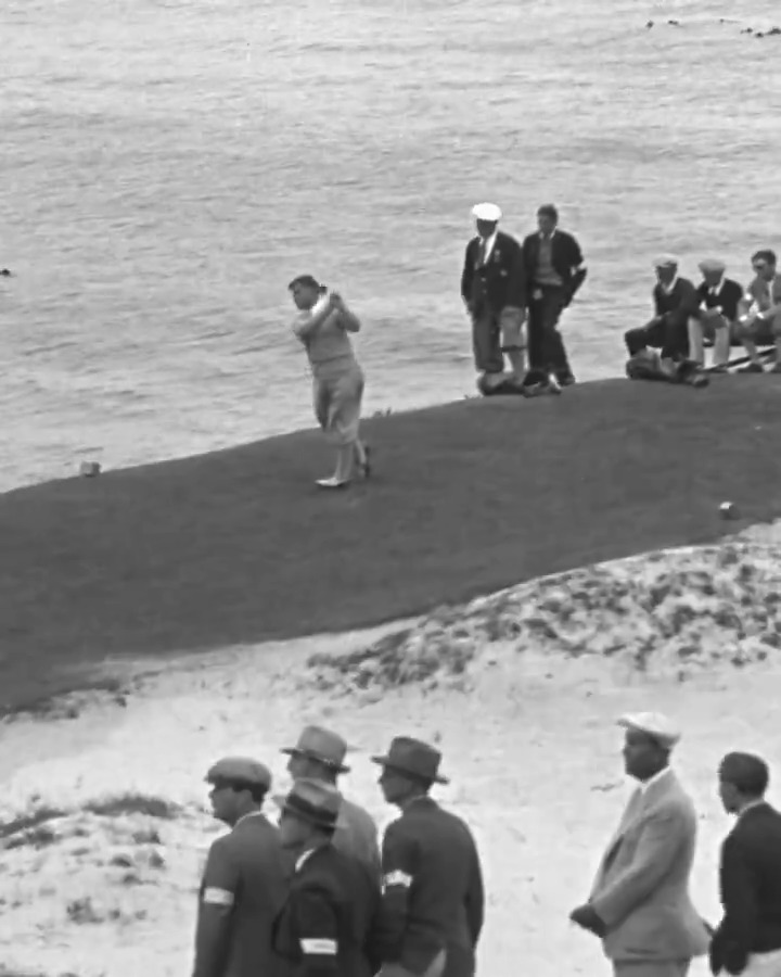 Bobby Jones playing Pebble Beach in 1929. 🤯