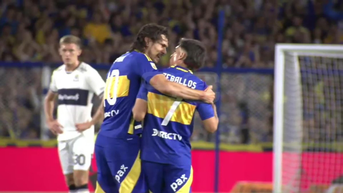 ¿QUÉ PASÓ EN LA BOMBONERA? Tras el 1-0 de Boca, picante cruce entre el Changuito Zeballos y Cavani. 😱🔥
