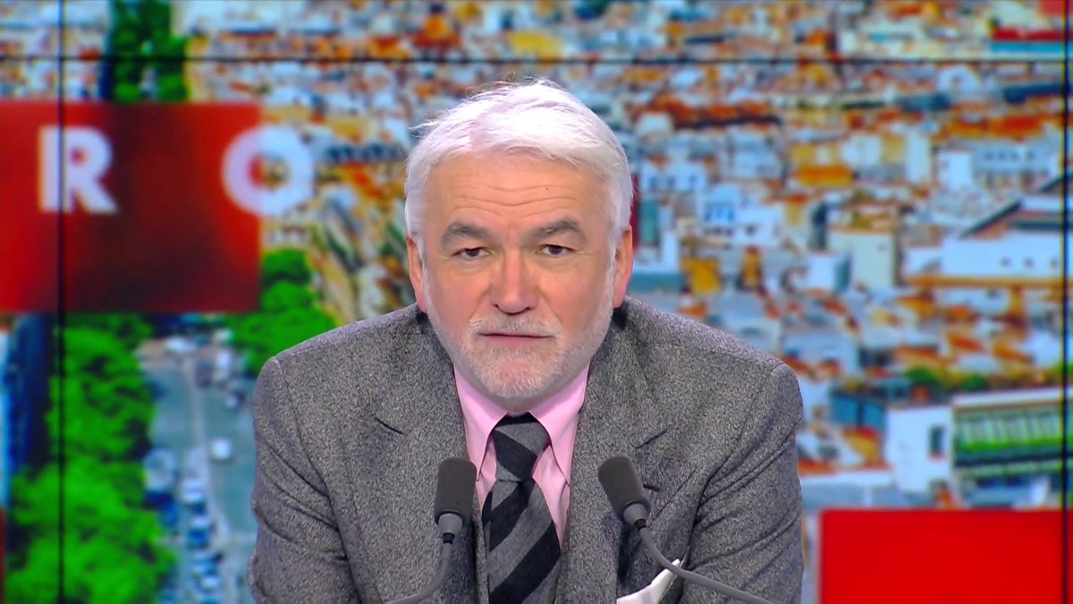 «La France est attaquée, ses traditions malmenées et son histoire critiquée» : l'édito de Pascal Praud dans #HDPros