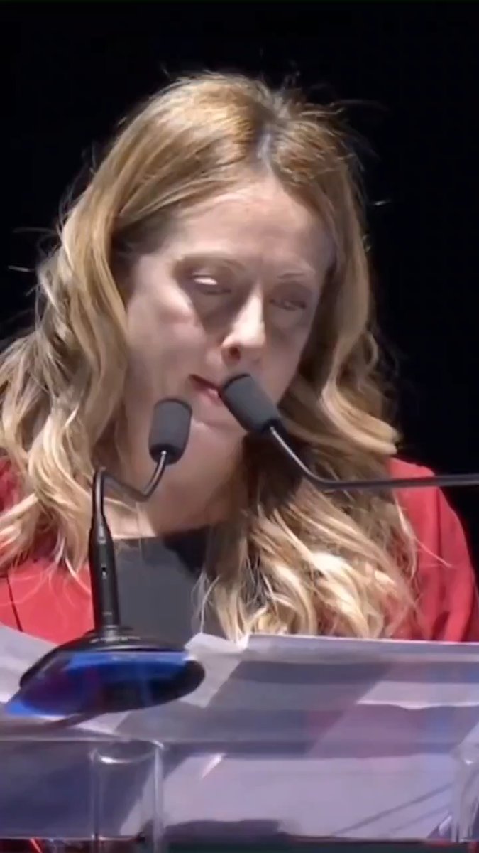 Sette anni fa, a Trieste, un Congresso che ha segnato una tappa fondamentale per il percorso di Fratelli d'Italia 🇮🇹. Oggi voglio ricordarlo riproponendo parte del mio intervento: parole che credo rappresentino chi eravamo, chi siamo e chi sempre saremo. Quella determinazione è la stessa che ci guida oggi: la consapevolezza che ogni passo avanti è una conquista per i valori che ci hanno uniti e che ci hanno portato fin qui. Avanti, sempre a testa alta.