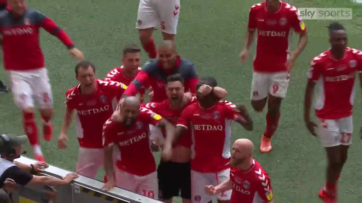 TOT72 Advent Calendar⚽️ - December 2nd🎄 Charlton Athletic defeat Sunderland 2-1 with 90+4' minute winner from Patrick Bauer in the 2018/19 League One Play-off Final🤩 #efl #championshiip #leagueone #leaguetwo #cafc #Charlton