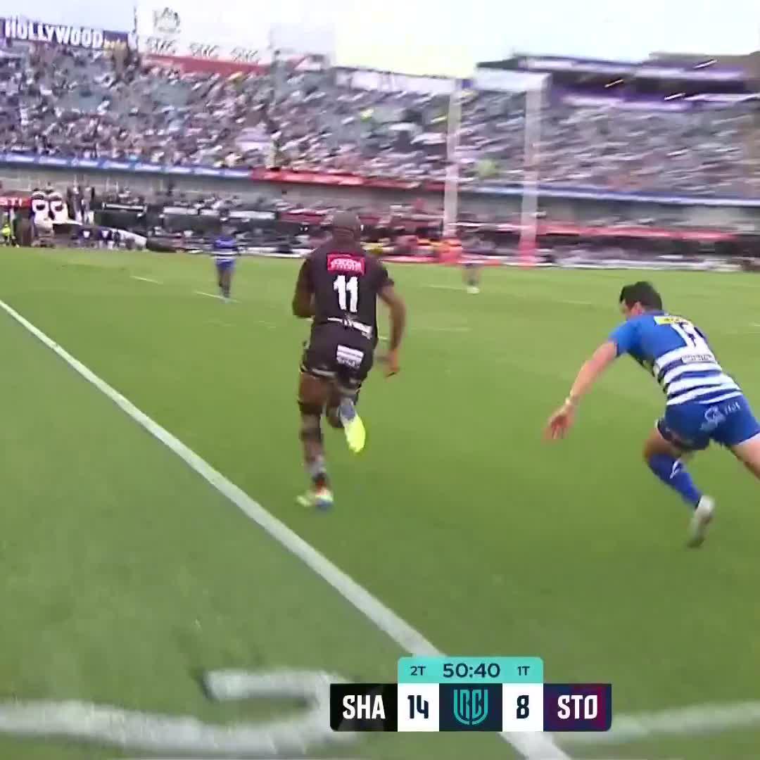 The try may have been disallowed but this sequence of play had us off our seats 🍿 Makazole Mapimpi and Andre Esterhuizen creating magic from within their own half ✨ #VURC