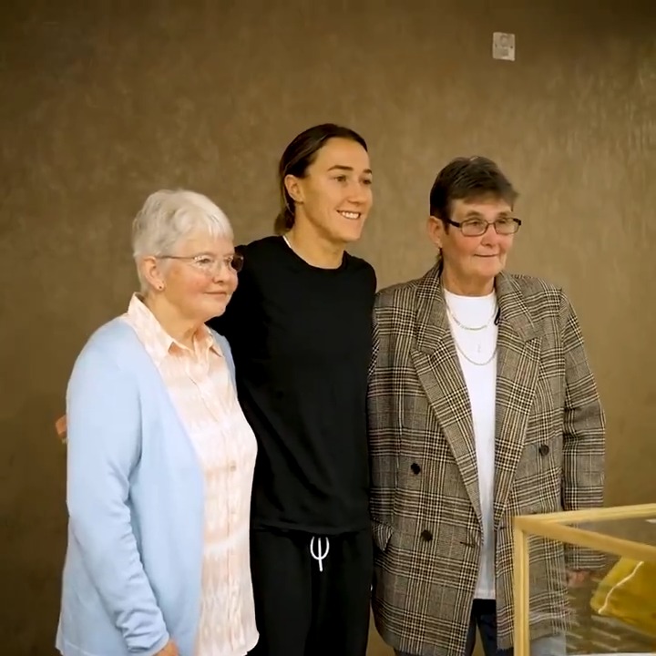127 appearances and counting... 🧢 🏅 A special moment on camp for Lucy Bronze MBE, who received her centurion cap from original 1972 #Lionesses squad members Lynda Hale and Pat Davis, along with some messages from a few legends!