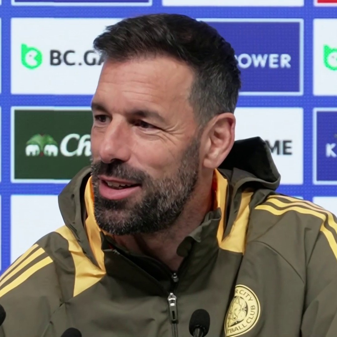 "It's a problem breaking my record, that's the first thing I said to him" 😆 Ruud van Nistelrooy says he mentioned Jamie Vardy breaking his goal record when he met him for the first time ⚽