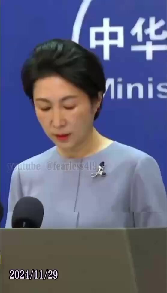 中國已連續第四年申請加入CPTPP被拒絕。 而一旦不能加入，WTO一死，中國將會被國際貿易體系徹底排除在外。 再加上美國正在立法取消中國最惠國貿易待遇，有些國家拒絕承認中國市場經濟地位，一場風暴，驟然而至。 弄不好，外貿回到1978。 與WTO的承諾制不同，CPTPP是必須達標才能加入：工會獨立，與政府脫鉤；不對國有企業進行任何補貼和稅收優惠扶持，國企私企公平競爭；外資企業服務器可留在本國；公務員財產向人民 公開；穩定且透明的政治體制；開放且自由的經濟環境；具備長遠的市場潛力值；良好的勞工生活工作權益；其餘會員國一致同意。 以上9條是針對中國體制量身訂做排除條款。 除了9條硬性標準，如資訊和數據的自由流動，換言之網絡要開放，那對中國現有體制的挑戰是全方面的，如果能成真，那無異於政治上的改革開放。 2001年加入WTO前，面對談判僵局，願意去美國低頭、甚至被國內原教旨主義者指為「李鴻章」的朱相如今安在？ 中國此時急著加入，日本成為其單向免簽國，澳洲單向免簽的逗留時間從半個月增加到一個月。 另外還將移除釣魚島附近浮標，進口日本海鮮進口等，態度很好但都是中共的權宜之計。 中共一邊支持俄羅斯、伊朗、哈馬斯，一邊想加入CPTPP，必定是有70多年的神經病，才想既要又要兩邊都要。 政治上是敵人，宣傳中是仇人，技術上是朋友，貿易上是夥伴…這種關係該怎麼處？ 現在所謂的經濟封鎖、科技封鎖根本就是偽命題。 當初中國加入世貿的時候，給人承諾了各國對等的共同開放市場，中國號稱自己是發展中國家，讓人家給點緩衝期，美國同意了給五年，這都四個五年都過去了 ，中國總是賴帳不兌現，歐美就明白了，原來中國根本就沒想兌現這個承諾，我們所有市場都對你們開放，你們一直對我們不開放。 人家道理很簡單，人家說只要你對我平等開放，兌現承諾。 咱們就公平競爭，你對我不開放，那就你做你的，我做我的。 對了，8小時工作制、雙休，也是加入WTO時承諾的。 年輕的朋友可能不知道，之前中國人星期六也要上半天班。 與中國一同申請加入的還有中華民國，如果逐條審查加入條件，中華民國條條達標，而中國卻在幾個最基本關鍵指標上不達標，也不可能達標，除非開啟政治改革。 台灣一切都準備就緒了，可惜儘管拿出了滿分成績單，卻遭到中國施壓，令某些成員國不敢點頭同意。