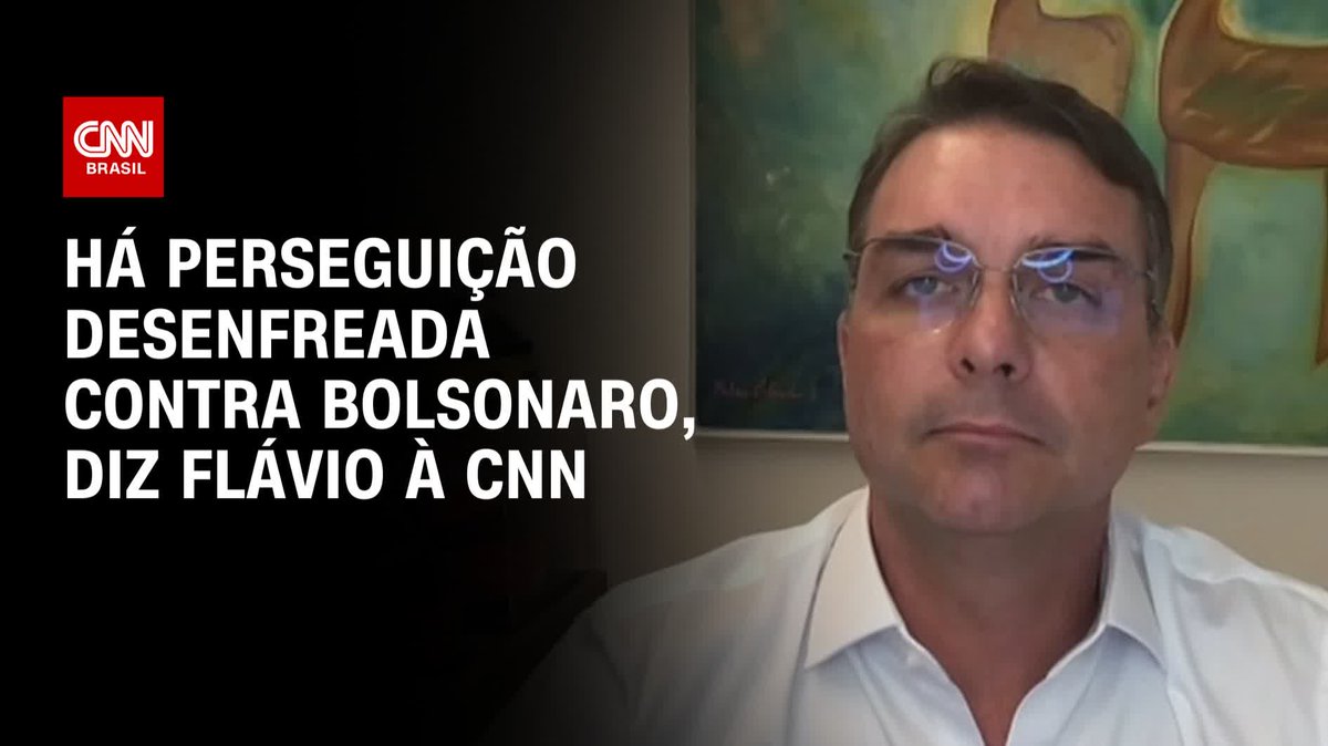 Em entrevista à CNN, o senador Flávio Bolsonaro (PL-RJ) afirmou que há perseguição desenfreada contra o ex-presidente Jair Bolsonaro (PL). O senador disse que o ministro do Supremo Tribunal Federal (STF) Alexandre de Moraes vê Bolsonaro como um inimigo. #CNNBrasil