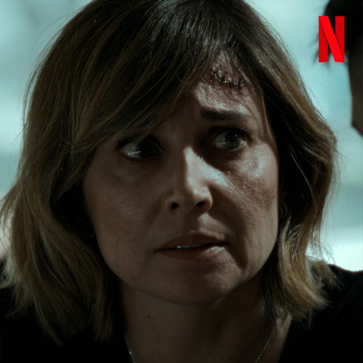 Muchos vivimos la Expo de Sevilla. Muchos conocimos a Curro. Lo que no sabíamos era que íbamos a volver a verle como un asesino en serie. ‘1992’, la miniserie de Álex de la Iglesia, llega el 13 de diciembre.