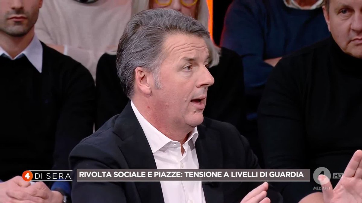 "Da quando c'è Salvini, non c'è un treno che arriva in orario" Siete d'accordo? Matteo Renzi ora a #4disera in diretta su #Rete4 e in streaming su Mediaset Infinity