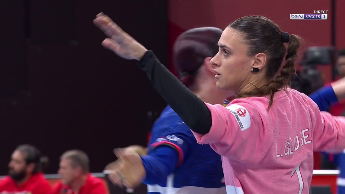 [📺LIVE] 🏆🤾‍♀️#EHFEuro2024 🤩 Laura Glauser y va de son but !