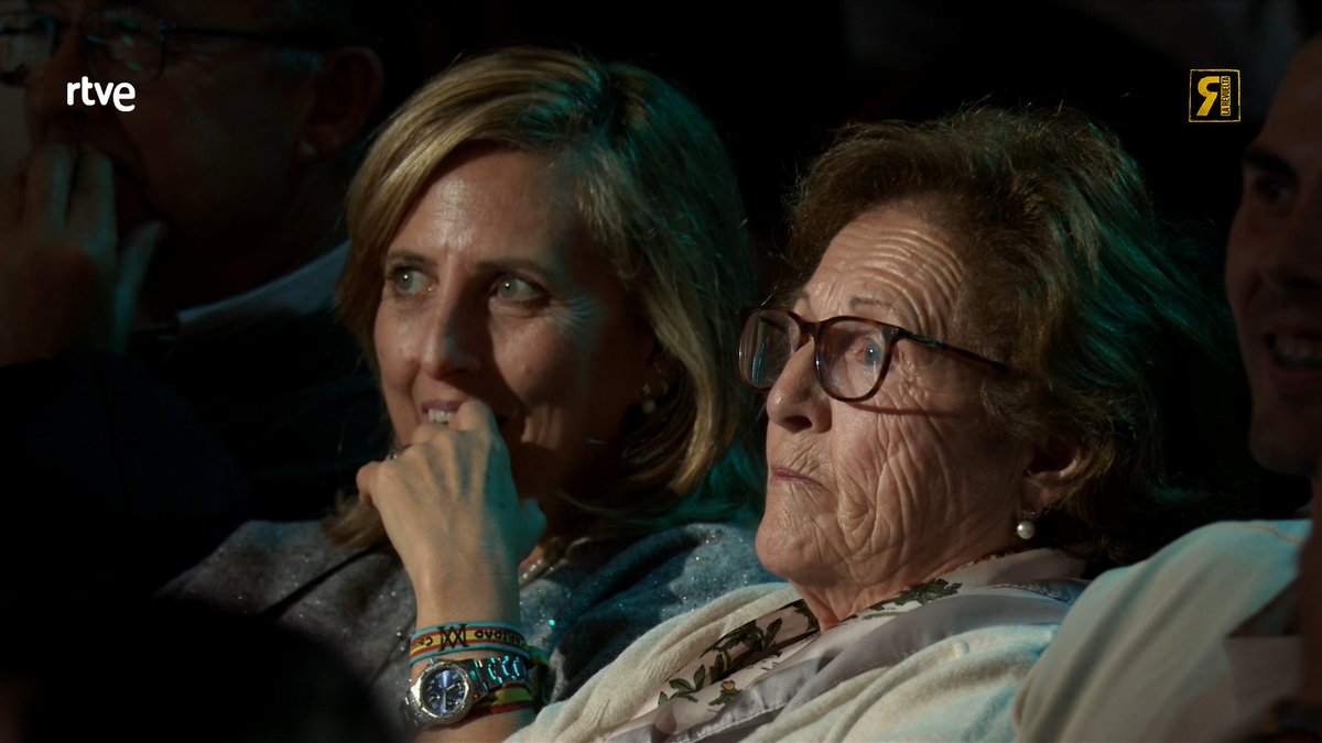 Lola ha empezado muy enfadada pero luego se ha venido arriba. Lola es nuestra gente. A tope con las señoras mayores. #LaRevuelta