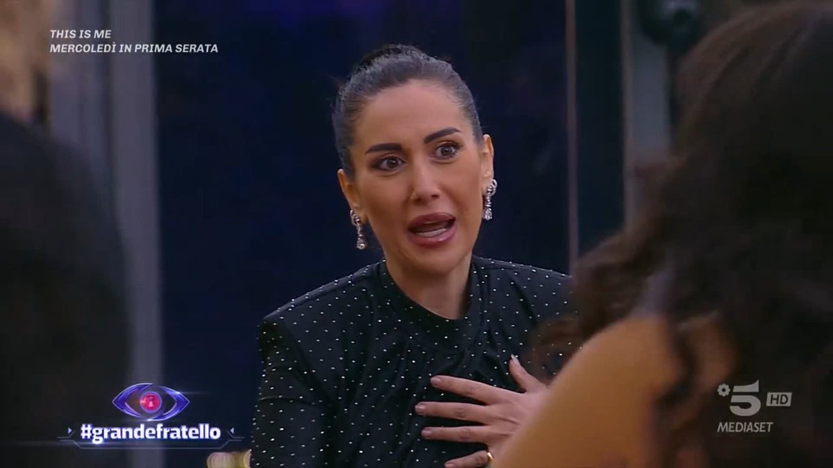 E con questo super balletto diamo ufficialmente il benvenuto a Maria e Perla 😍 #GrandeFratello