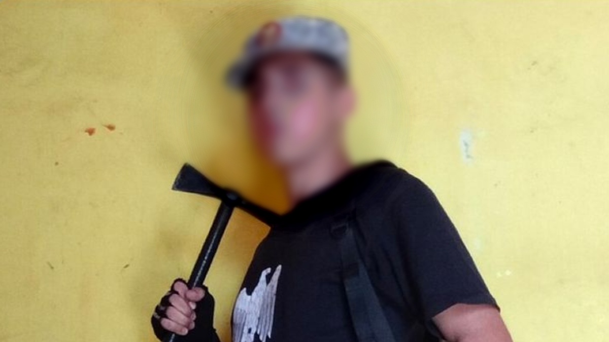 🚨 MARTILLAZO EN EL AN0 🚨 "Esto va a ser nacional, me vale lo que pase”: Estudiante ataca con un martillo a compañeros de preparatoria en Guadalajara. El joven de 17 años se declaró fanático de Hitl3r y Ricardo Salinas Pliego.