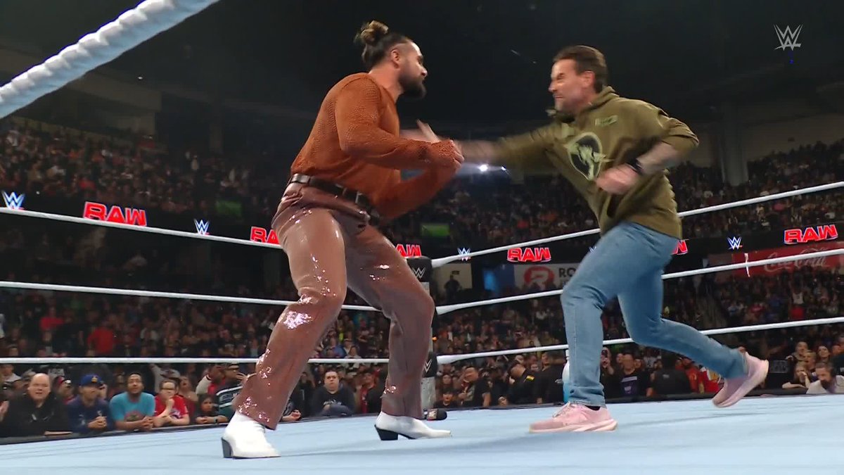 HERE WE GO!!! ROLLINS AND PUNK ARE BRAWLIN'!!! 🔥🔥🔥 #WWERaw