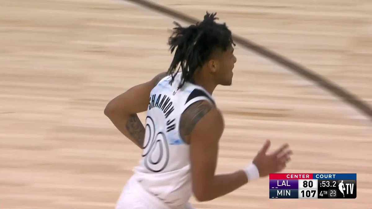 Terrance Shannon Jr with the THROWDOWN 😱 #CenterCourt