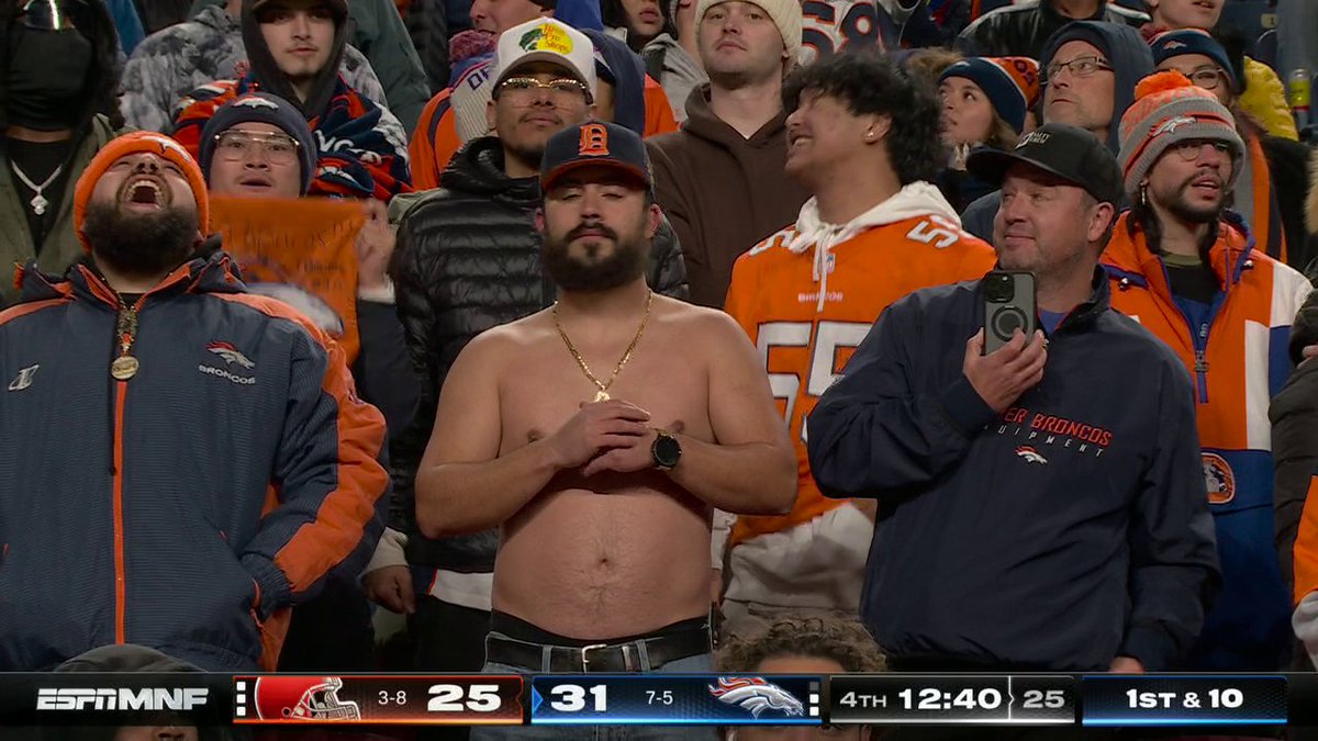Broncos fans lovin' (John) Denver 🤠 🎶