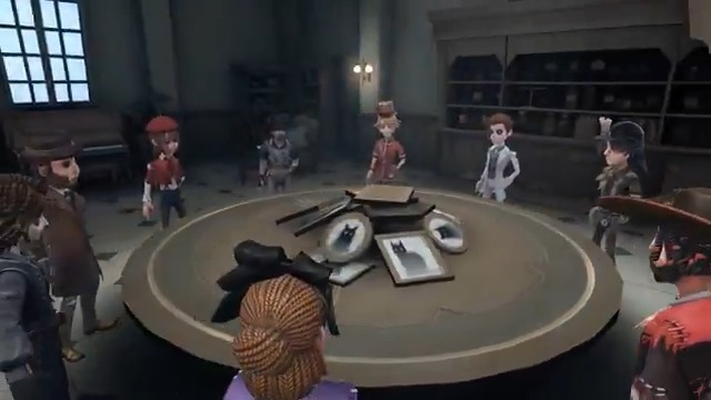 コピーキャットゲームに 新しい身分が４つ追加されるの！ 味方の脱落した瞬間を知れたり 催眠術をかけて時間差で脱落、 お掃除で脱落者を隠すの！ さらに難易度が上がったコピキャで 難しい推理が始まるの…！ こちらのアップデートは12月5日を予定！ ぜひ、お楽しみに♪ #IdentityV #第五人格