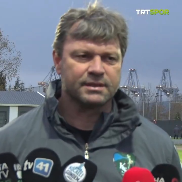🗣️🎙️ Ertuğrul Sağlam'dan Beşiktaş iddialarına yanıt! 💬 "Geçtiğimiz sezon da böyle bir söylenti oldu. Hatta o daha ciddiydi ama bizim burada taraftarlarımıza, camiamıza verdiğimiz bir söz var. Bu sözü yerine getirmeden de buradan ayrılmayacağımın sözünü verebilirim"