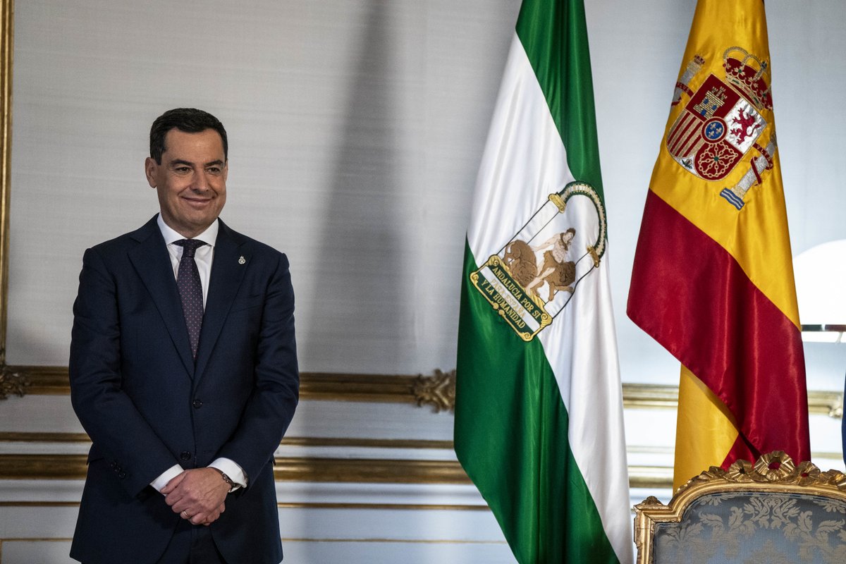 No tenemos que negar ni esconder que nos sentimos orgullosos de ser andaluces. ¿A quién le puede molestar que divulguemos nuestras señas de identidad? Ahondar en nuestras raíces de manera constructiva no le hace daño a nadie. Defiendo lo andaluz y todas las maneras de decirlo.
