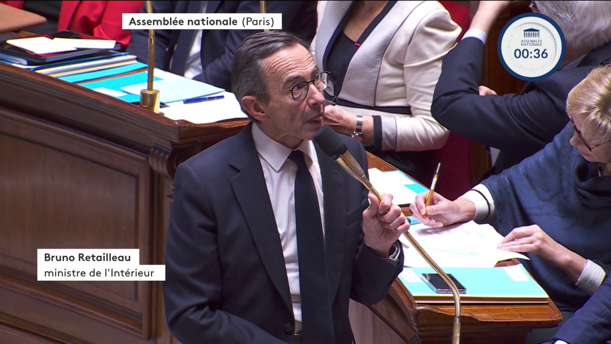🔴 Suite du 49.3 ➡️ "C'est le mariage de la carpe et du lapin. Mme Le Pen, comment pouvez-vous accepter de mêler vos voix à celles de l'extrême gauche ?" Le ministre de l'Intérieur Bruno Retailleau répond à une possible censure du gouvernement votée demain.