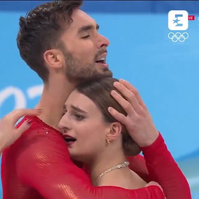 Leur éblouissant duo nous manque déjà 🥹 Quand Gabrielle Papadakis et Guillaume Cizeron décrochaient le titre olympique à Pékin