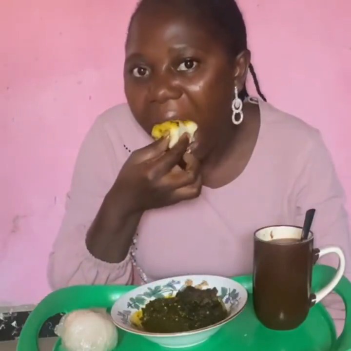 Wahhh!! Hata fuliza haimezangi hivo...Ama ako na mdomo floor mbili 😂