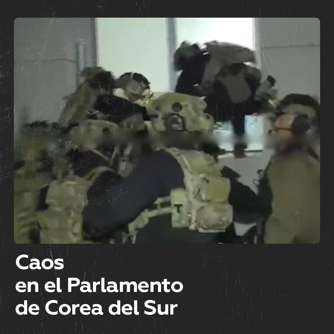 Irrupción de soldados en la Asamblea Nacional de Corea del Sur Soldados surcoreanos rompen ventanas para entrar en el edificio de la Asamblea Nacional. 🎥 Más videos en VK 👉