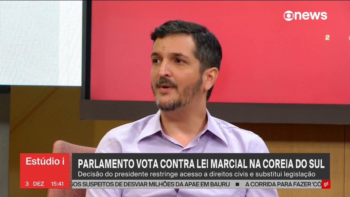 “É um presidente que sempre teve muita dificuldade de governar desde entrar no poder, em 2022, e agora tenta essa manobra que é um autogolpe para fortalecer o seu próprio poder com o apoio dos militares ”, analisa Daniel Sousa sobre aplicação de lei marcial na Coreia do Sul. ➡ Assista na #GloboNews: #Estúdioi