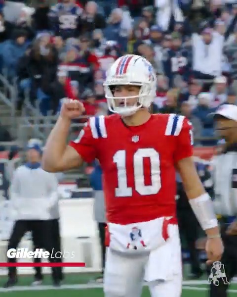 🚨ELECTRIC: #Patriots rookie QB Drake Maye was mic’d up for this week's game, and it was awesome to watch. Maye commands the respect of every player in New England. He has quickly become the team's leader, and the players feed off of his positive energy.