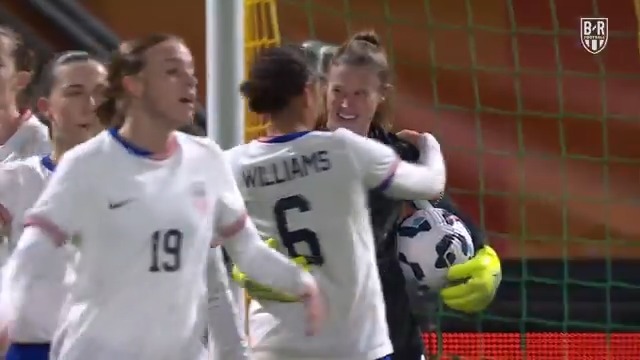 Alyssa Naeher came up big one final time with seven saves in her last international game. USWNT legend 🧤