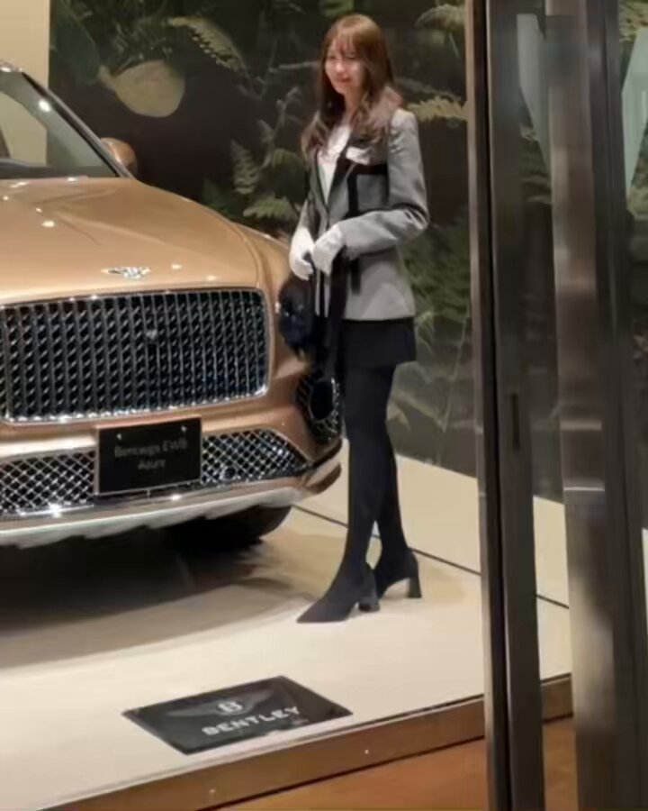 ベントレーのお姉さんポストが伸びてるのでこちらも投稿しちゃう！