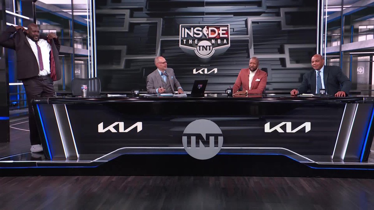 Shaq had to prove Kenny and Chuck wrong with the dunk 🤣