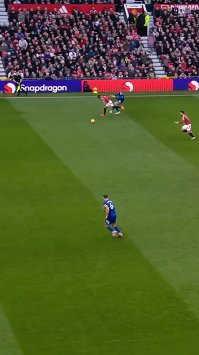 Totalitas tanpa batas 💯 Mengapresiasi etos kerja Amad. 🌪️ #MUFC || #PL