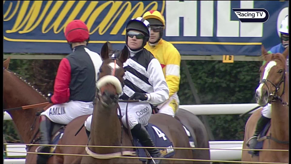 🐴 It was 20 years ago today that three titans of the turf - Moscow Flyer, Azertyuiop and Well Chief - served up an epic Tingle Creek Chase. Pump up the volume and listen to how a gripped Sandown Park crowd roared them home. #RacingTVFlashback