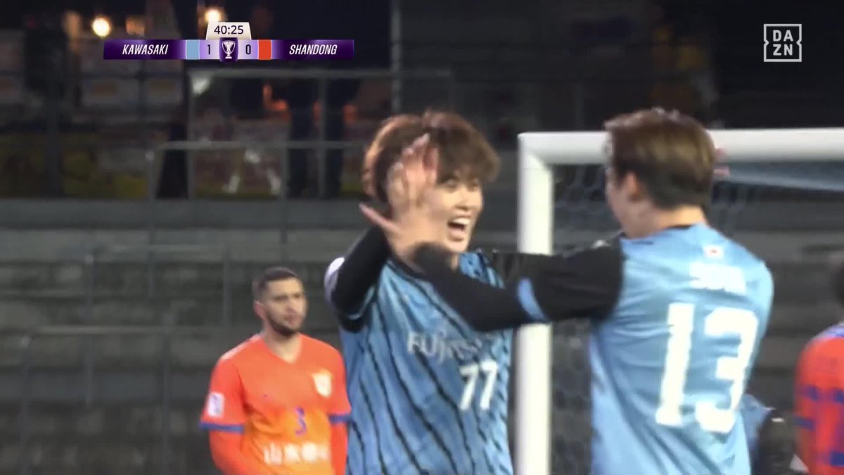 / 意表をついた直接フリーキック \ #山本悠樹 壁の外から巻いた 大きな追加点! 🏆AFCチャンピオンズリーグエリート 🆚川崎F×山東 📱#DAZN ライブ配信中