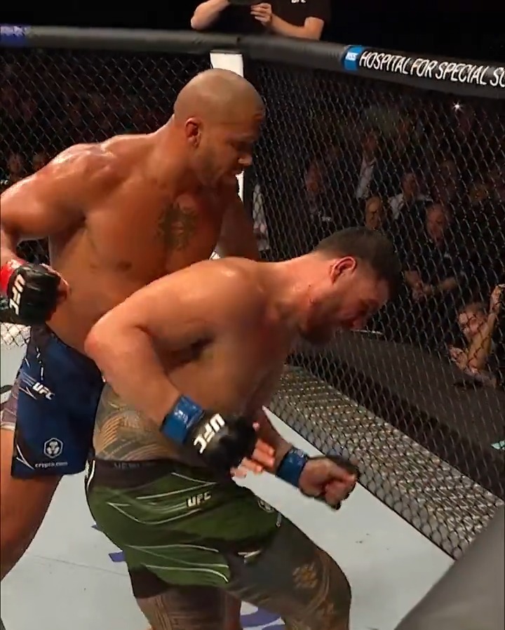Heavyweight Slugfest 🔥 #UFC310 Ciryl Gane vs Tai Tuivasa was INSANE!