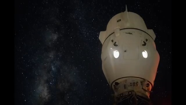 When the stars and Dragon align. 🌟🐉 The Milky Way appears in the vastness of space behind the docked SpaceX #Dragon crew spacecraft as the space station soars into an orbital sunrise.