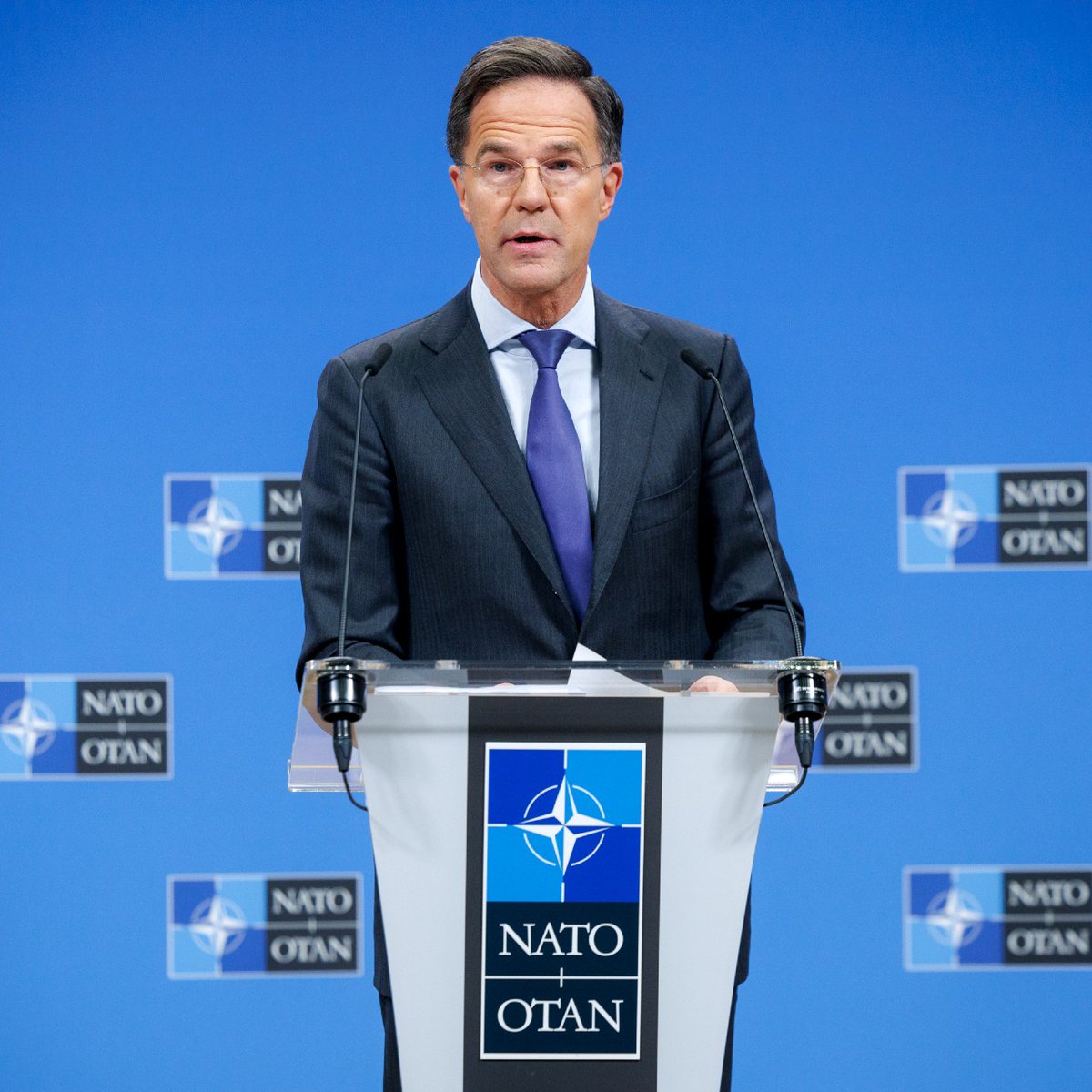 ❝We must do more than just keep Ukraine in the fight. We must provide enough support to change the trajectory of this conflict once and for all.❞ — Mark Rutte Mark Rutte #ForMin | #StandWithUkraine 🇺🇦