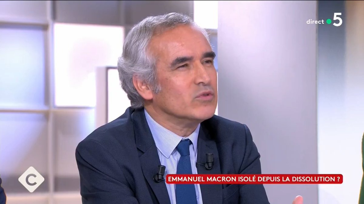 “J’avais vu Chirac après la dissolution ; c’est pareil pour Macron : ils sont à terre, ils ne s’en remettent pas. C’est un coup terrible.” Emmanuel Macron isolé depuis la dissolution ? Bruno Jeudy dans #CàVous