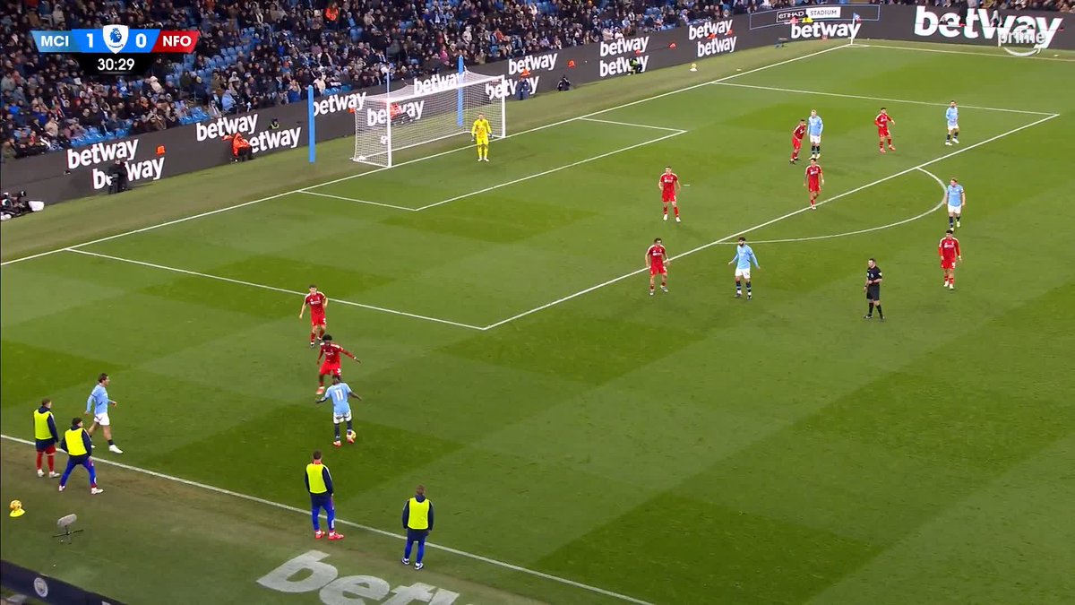 A goal to go with his assist! Kevin De Bruyne back to his best for Man City 👏 #PLonPrime #MCINFO