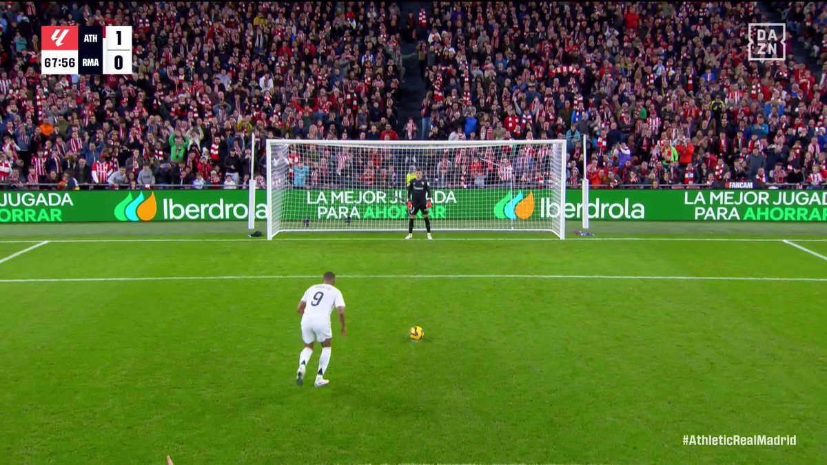 ¡LO PARA AGIRREZABALA! 🤯 Segundo penalti seguido que falla Kylian Mbappé 😯 #LALIGAenDAZN ⚽