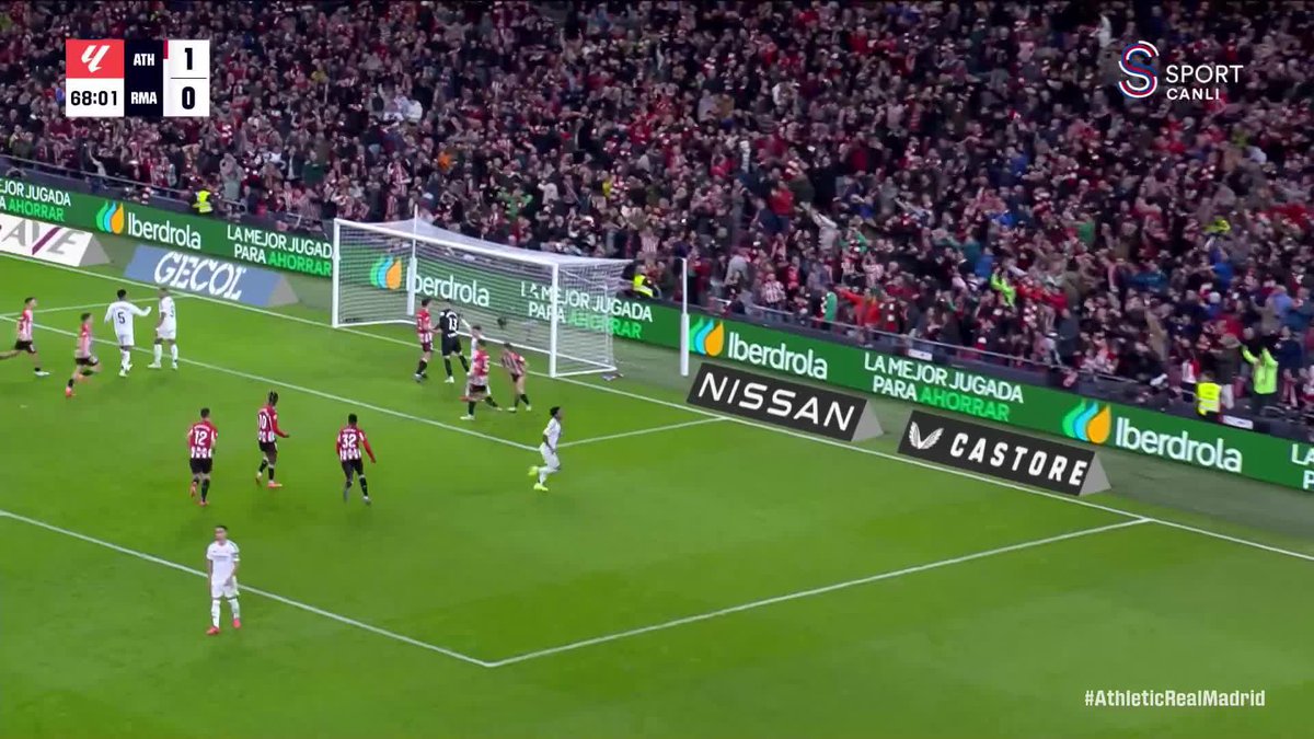 Mbappe yine penaltı kaçırdı. 😳