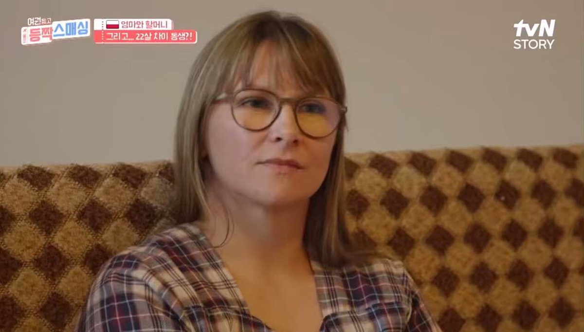 #Hyunjin was mentioned in Ep. 13 of 여권들고 등짝 스매싱 on tvN STORY, featuring polish model Victoria and her family. 👤 Who’s your bias? Mom: Hyunjin is my favorite. 👧🏼 Little sister: I want to go to Korea to meet Hyunjin oppa! If I go to Korea, He’ll be there, right? - 🥹💕