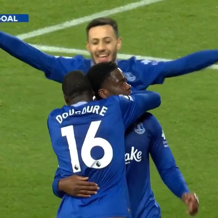 Everton delivered a HUGE 4-0 win over Wolves that moved them five points clear of the relegation zone. 🔵🔥