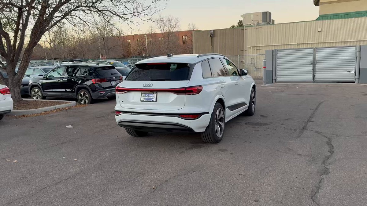 Our first look at the Audi Q6 e-tron Can tell you more about how it drives in a couple of weeks (weird, as they’re already on sale in Europe) but more to come from our side when we can share! Alyssa owns the existing e-tron so will be really important to get her feedback on this latest generation but *slightly* smaller Q6