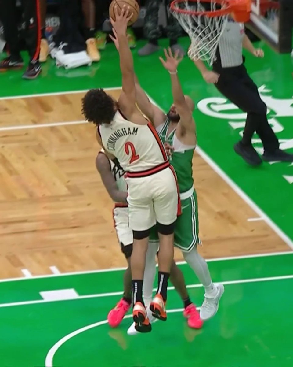CADE CUNNINGHAM DUNKED ON DERRICK WHITE 🔥