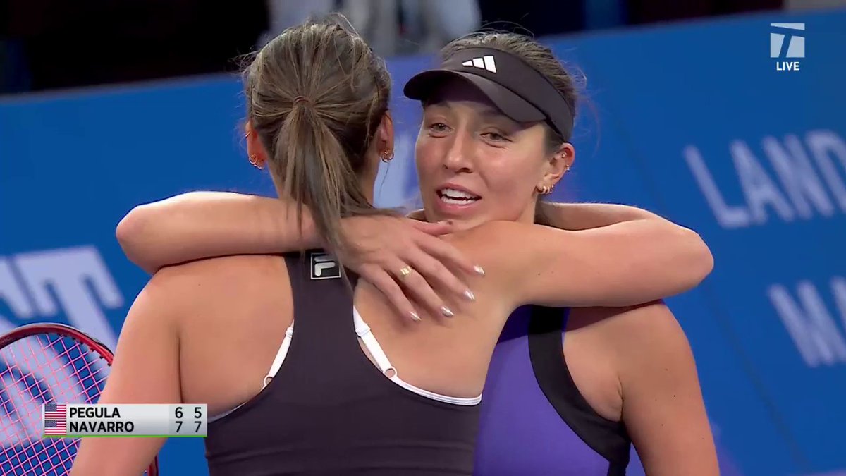 Flourishing at Madison Square Garden 🌸🗽 Emma Navarro takes out fellow American Jess Pegula 7-6, 7-5! #TheGardenCup