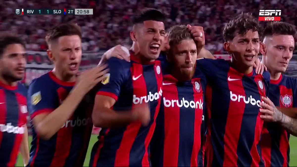 Imagínate hacerle un gol a River para empatarlo en El Monumental, y NO GRITARLO simplemente porque querés al club aún sin haber jugado ahí. Íker Muniaín es un tipazo. 🇦🇷🤯