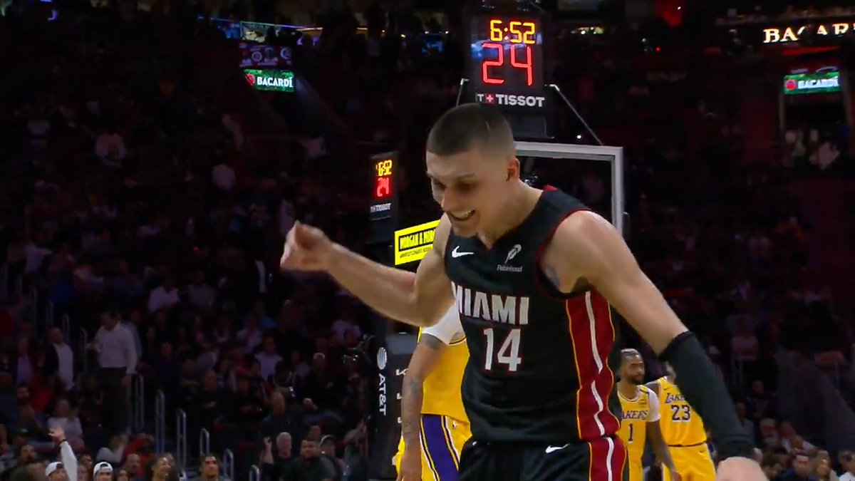 We all need to relive Tyler's 3rd quarter 🎥