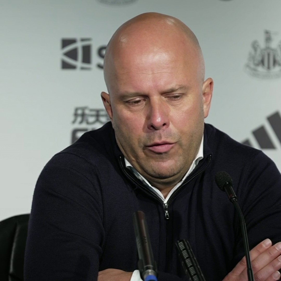 🗣️ "He's in a very good place, he plays in a very good team" Arne Slot comments on the future of Mo Salah with the player still yet to receive a contract offer 🔴