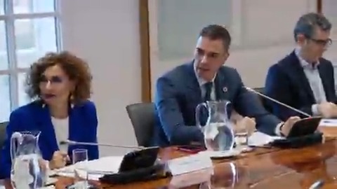 El jefe del Ejecutivo, Pedro Sánchez, ha presidido una nueva reunión del Comité de crisis para el seguimiento de los efectos de la #DANA, en La Moncloa.
